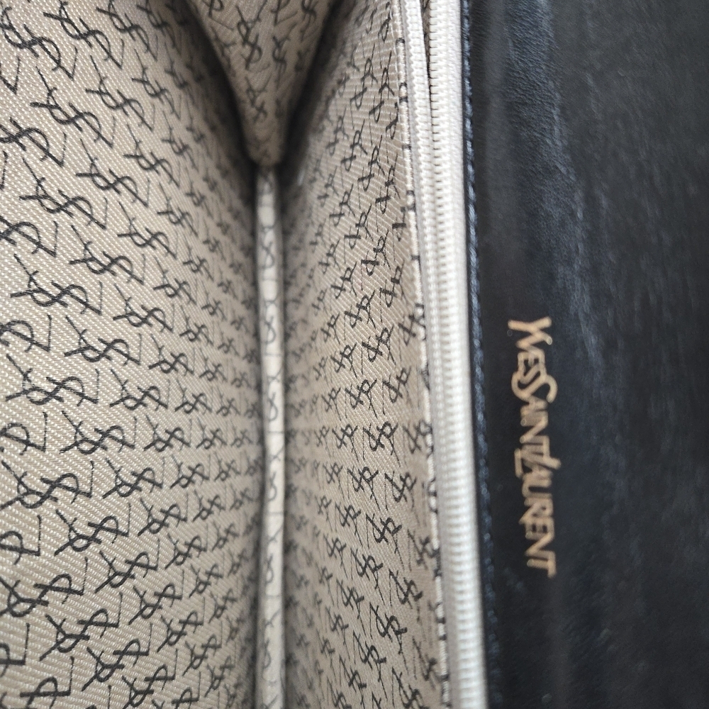 Yves Saint Laurent Vintage Black Patent Clutch - Picture 8 of 17